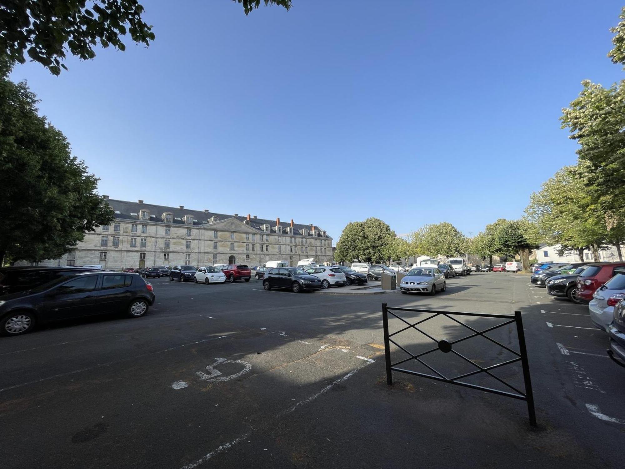 Chez Jean-Yves Et Zoe - La Boheme - Au Calme, Tres Propre, Proche Parkings Leilighet Niort Eksteriør bilde